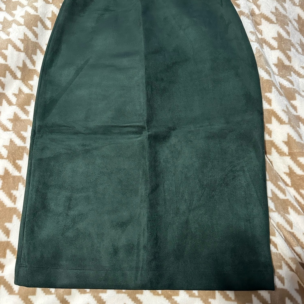 BCBG Elegant Green Suede Skirt